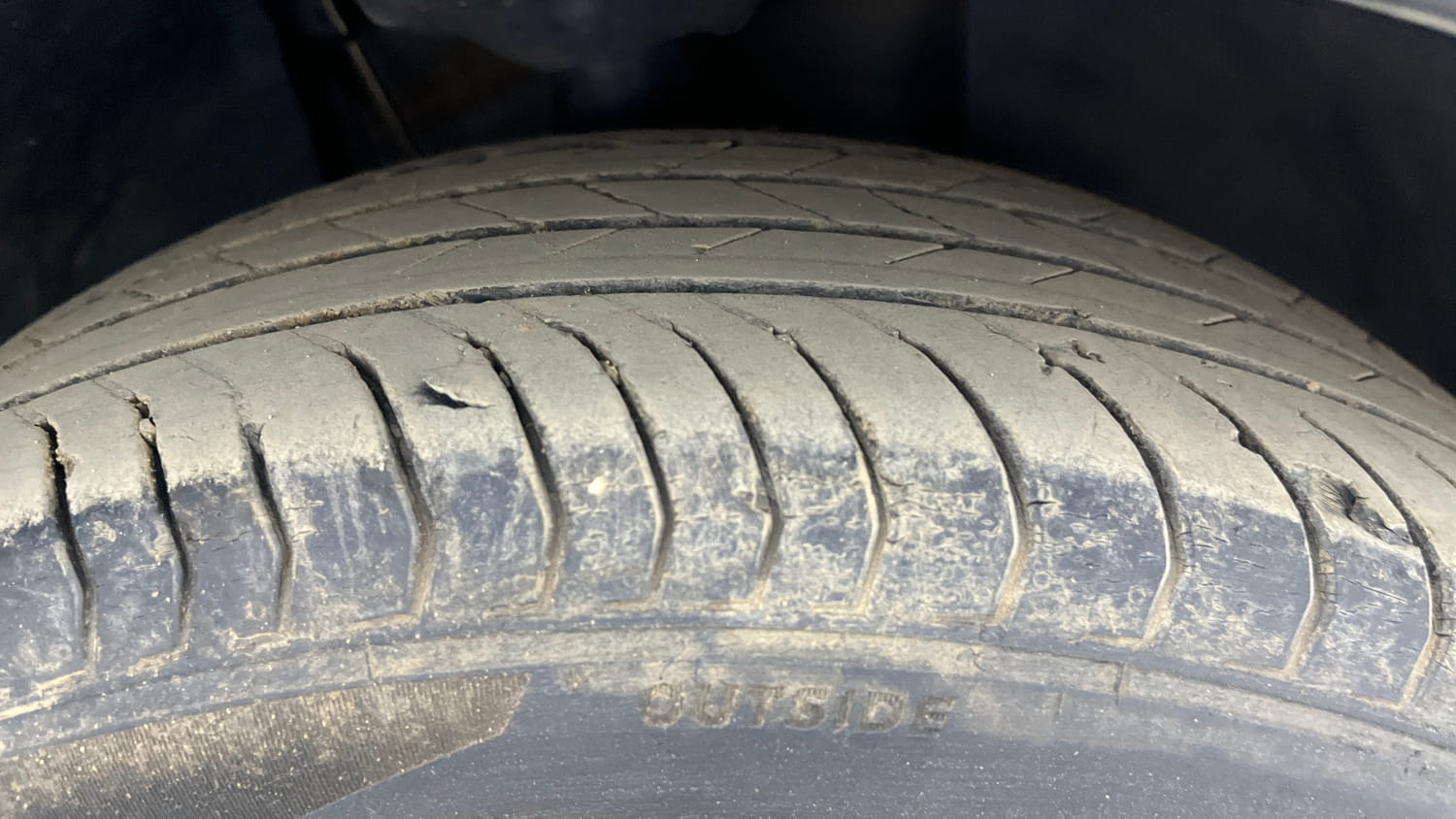 Used 2023 Volkswagen Taigun Topline 1.0 TSI MT Petrol Manual tyres RIGHT FRONT TYRE TREAD VIEW