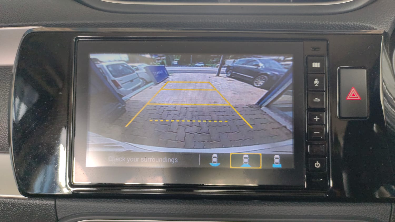 Used 2022 Honda Amaze VX CVT 1.2 Petrol Petrol Automatic top_features Rear camera