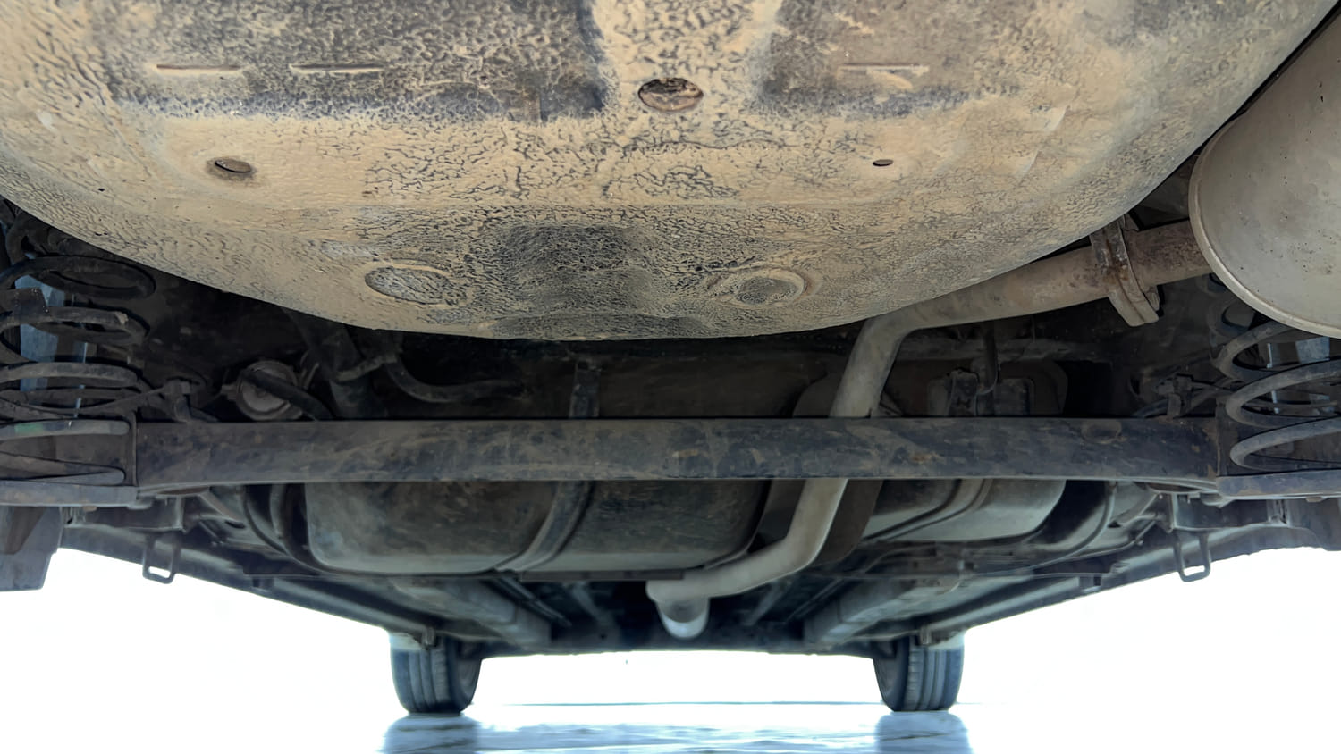 Used 2017 Maruti Suzuki Ciaz ZXI+ Petrol Manual extra REAR UNDERBODY VIEW (TAKEN FROM REAR)