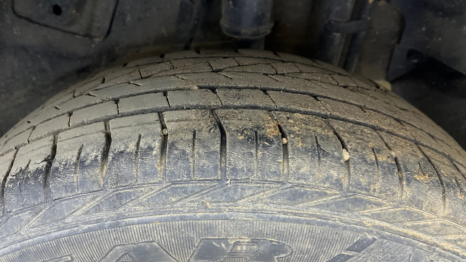 Used 2020 Tata Nexon XZA Plus Petrol Automatic tyres LEFT REAR TYRE TREAD VIEW