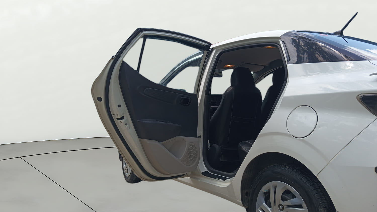 Used 2022 Hyundai Aura S 1.2 CNG Cng Manual interior LEFT REAR DOOR OPEN VIEW