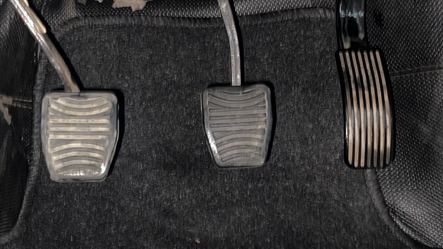 Used 2016 Mahindra XUV500 W4 Diesel Manual interior PEDALS VIEW