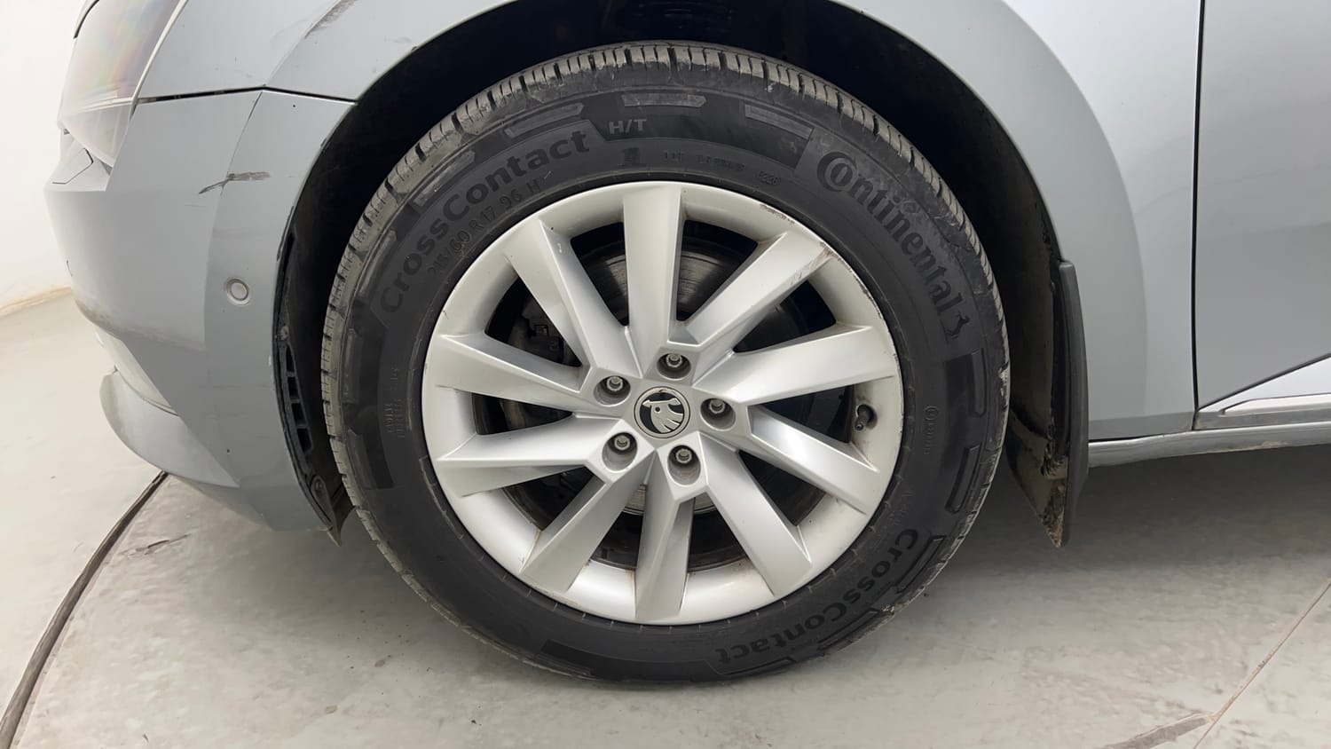 Used 2019 Skoda Superb L&K TDI AT Diesel Automatic tyres LEFT FRONT TYRE RIM VIEW