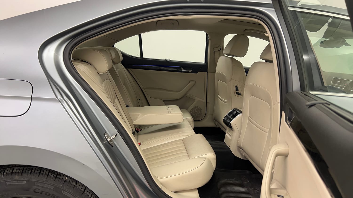 Used 2019 Skoda Superb L&K TDI AT Diesel Automatic interior RIGHT SIDE REAR DOOR CABIN VIEW