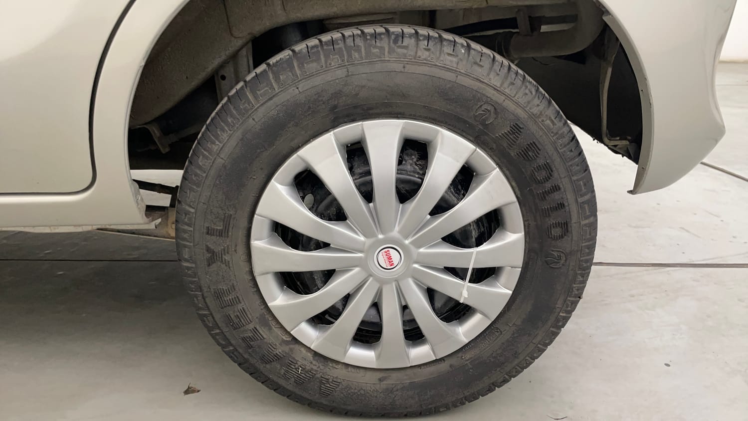 Used 2017 Maruti Suzuki Alto 800 LXi Petrol Manual tyres LEFT REAR TYRE RIM VIEW