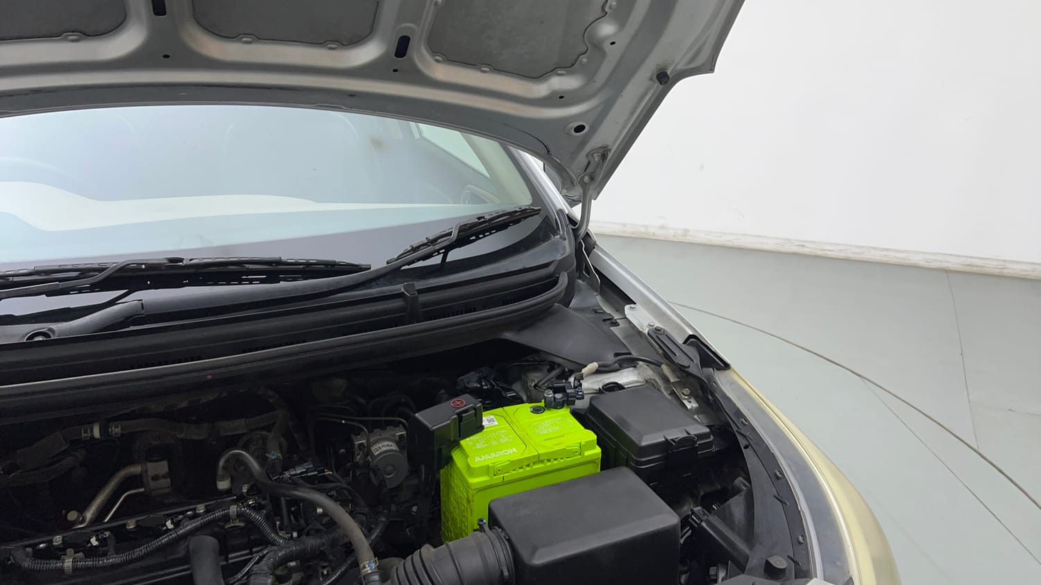Used 2018 Hyundai Elite i20 Asta 1.2 (O) Petrol Manual engine ENGINE LEFT SIDE HINGE & APRON VIEW
