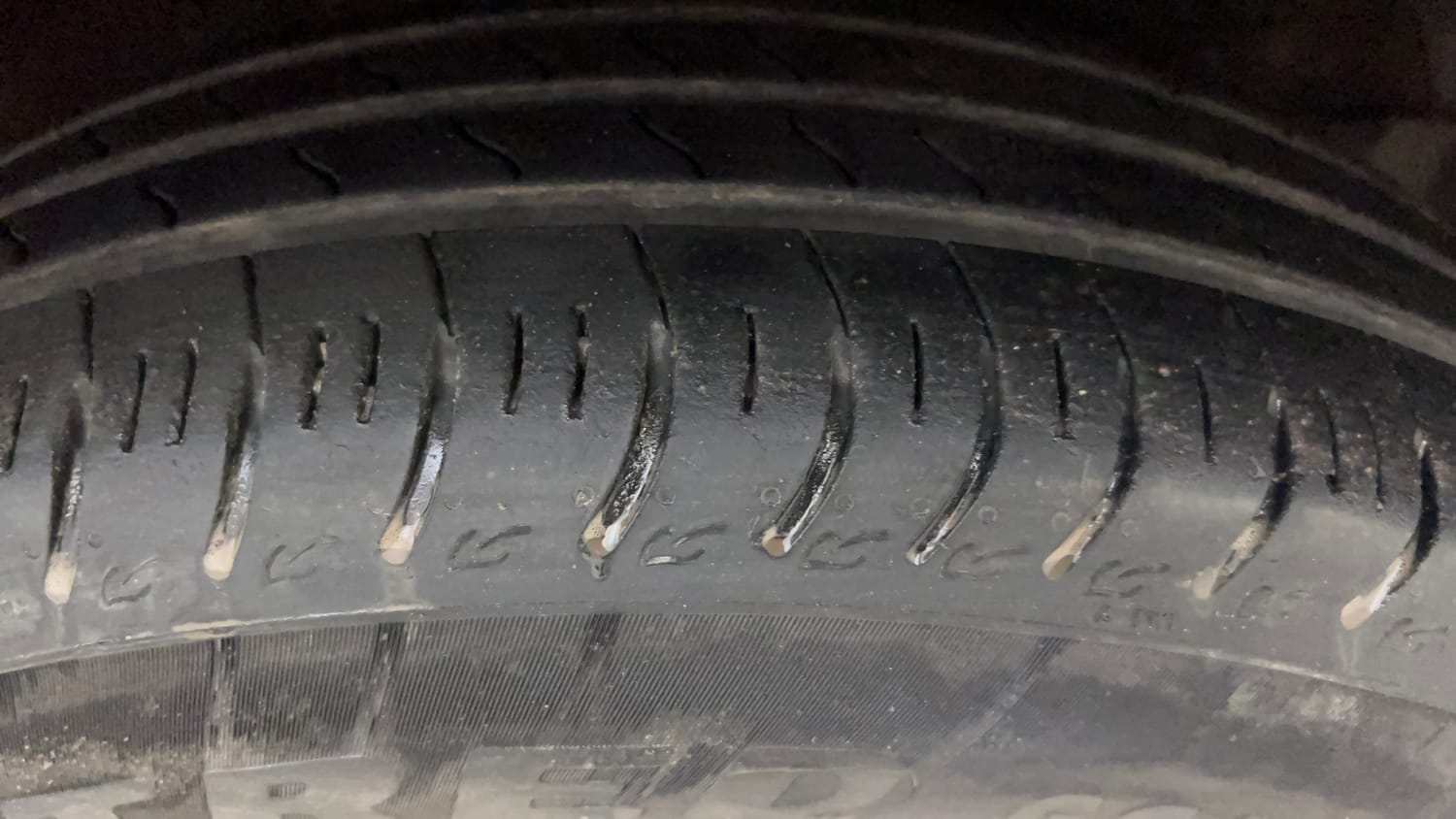Used 2024 Maruti Suzuki Swift VXi Petrol Manual tyres RIGHT FRONT TYRE TREAD VIEW