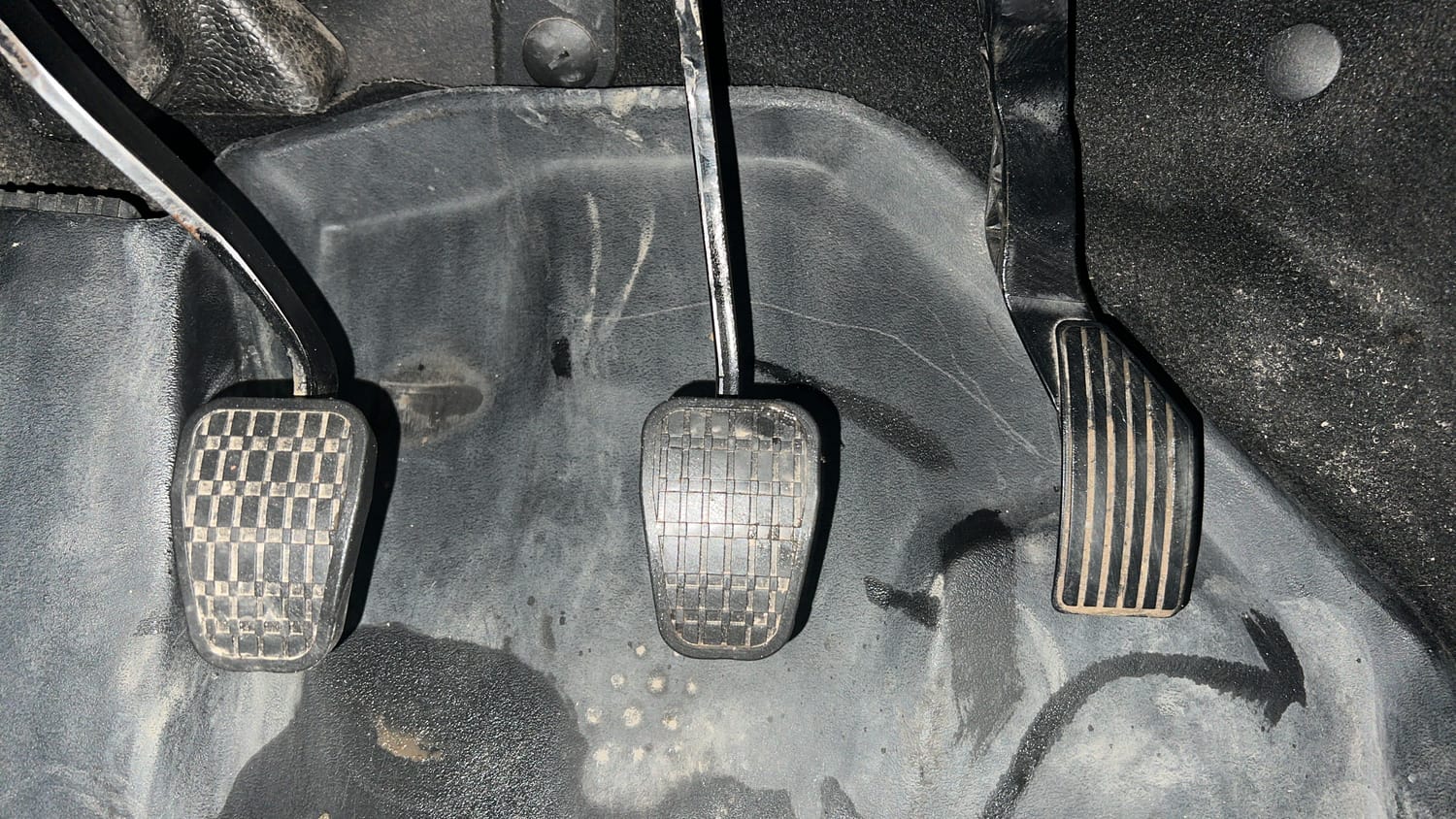 Used 2022 Tata Punch Accomplished MT Petrol Manual interior PEDALS VIEW