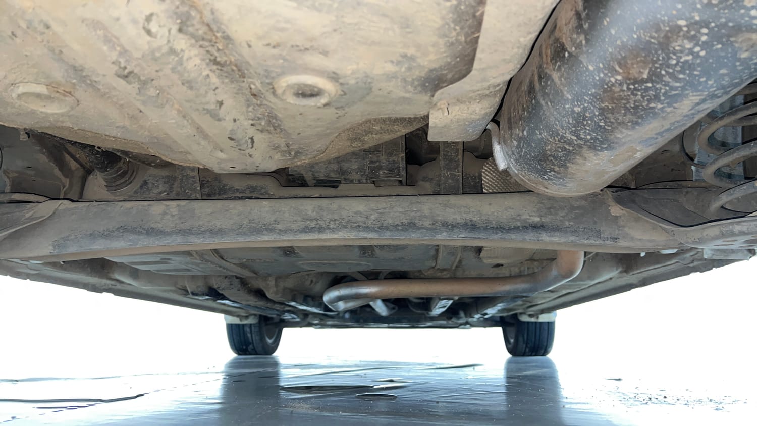 Used 2018 Hyundai Elite i20 Asta 1.2 (O) Petrol Manual extra REAR UNDERBODY VIEW (TAKEN FROM REAR)