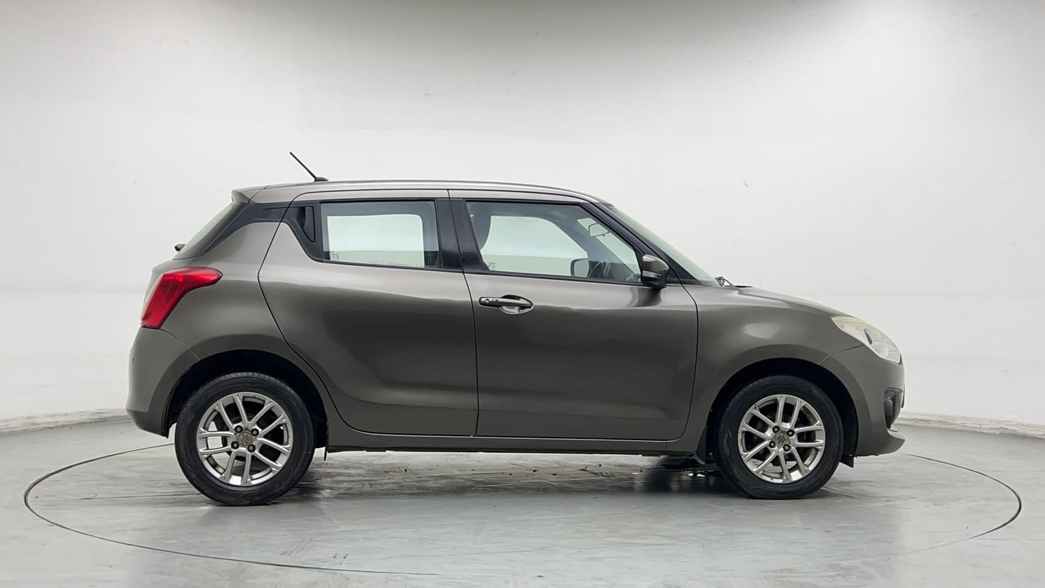 Used 2018 Maruti Suzuki Swift ZXi AMT Petrol Automatic exterior RIGHT SIDE VIEW