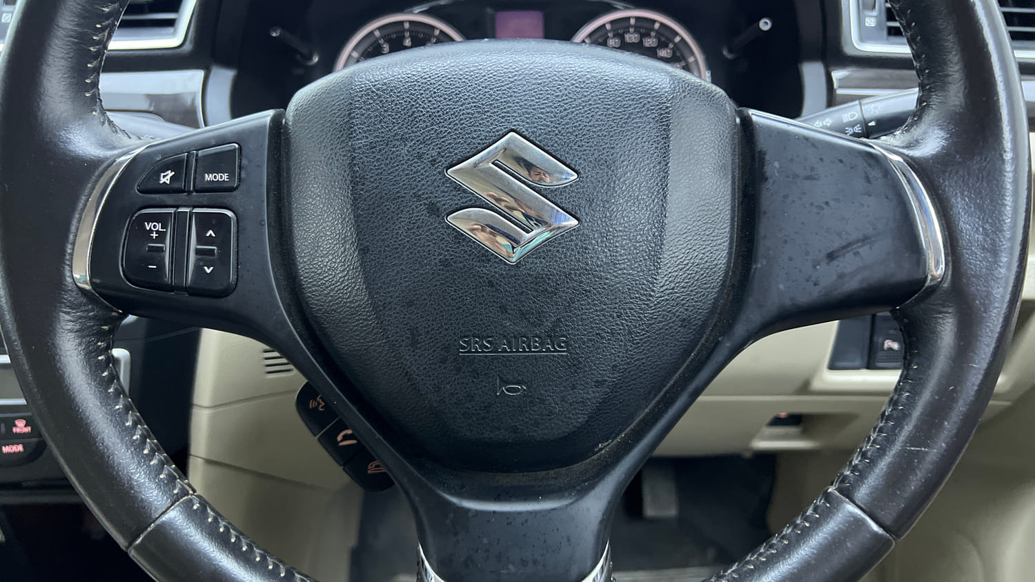 Used 2017 Maruti Suzuki Ciaz ZXI+ Petrol Manual top_features Airbags