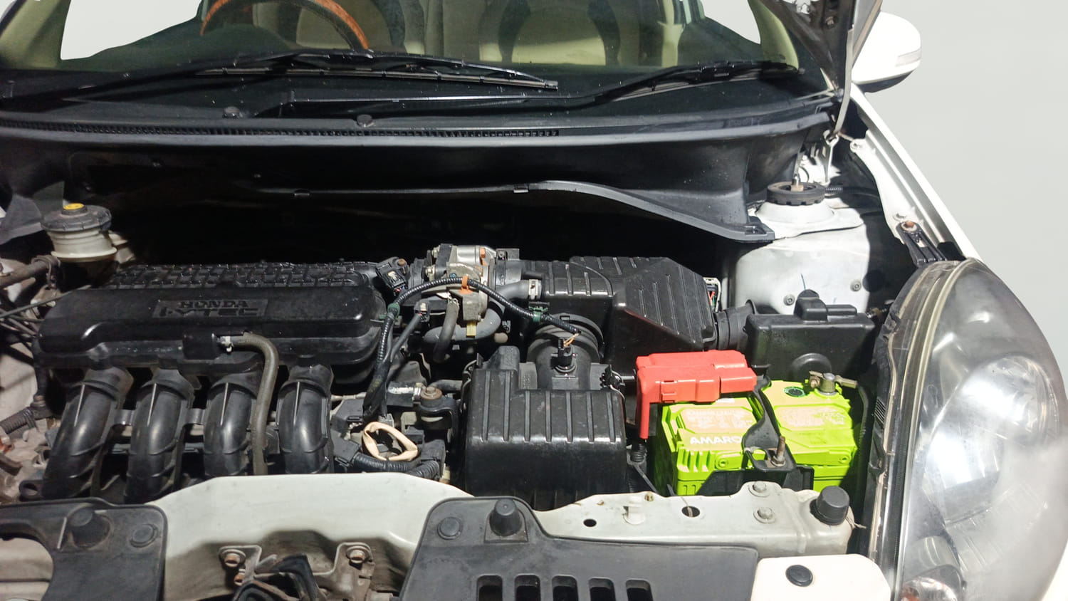 Used 2013 Honda Amaze 1.2 VX AT i-VTEC Petrol Automatic engine ENGINE LEFT SIDE HINGE & APRON VIEW
