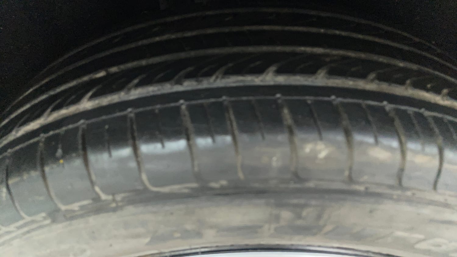 Used 2015 Ford EcoSport Trend 1.5 Ti-VCT Petrol Manual tyres RIGHT REAR TYRE TREAD VIEW