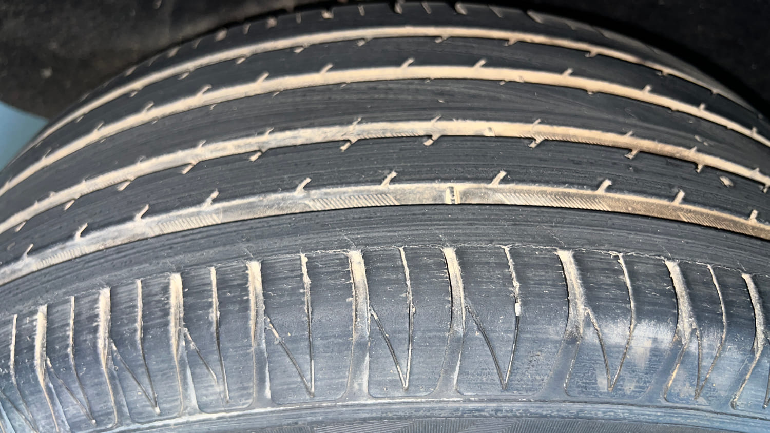 Used 2016 Maruti Suzuki Vitara Brezza [2016-2020] ZDi Diesel Manual tyres RIGHT REAR TYRE TREAD VIEW
