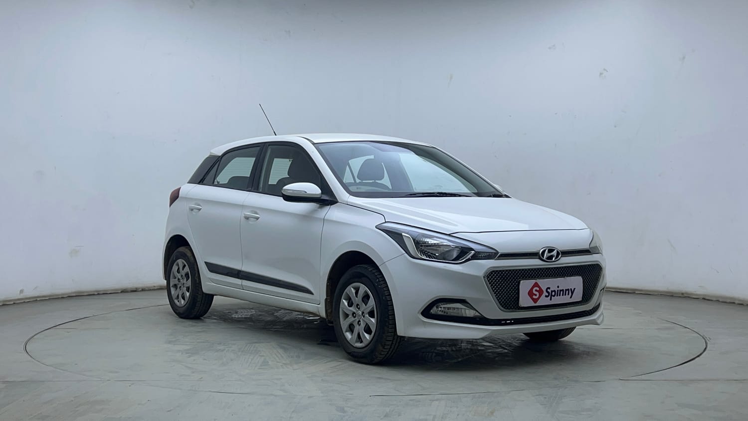 Used 2017 Hyundai Elite i20 Sportz 1.2 Petrol Manual exterior RIGHT FRONT CORNER VIEW