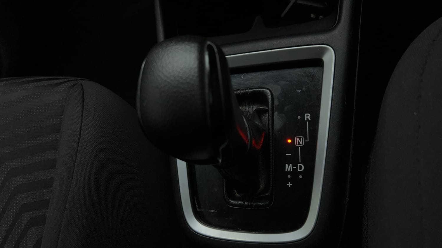 Used 2018 Maruti Suzuki Swift ZXi AMT Petrol Automatic interior GEAR  KNOB VIEW