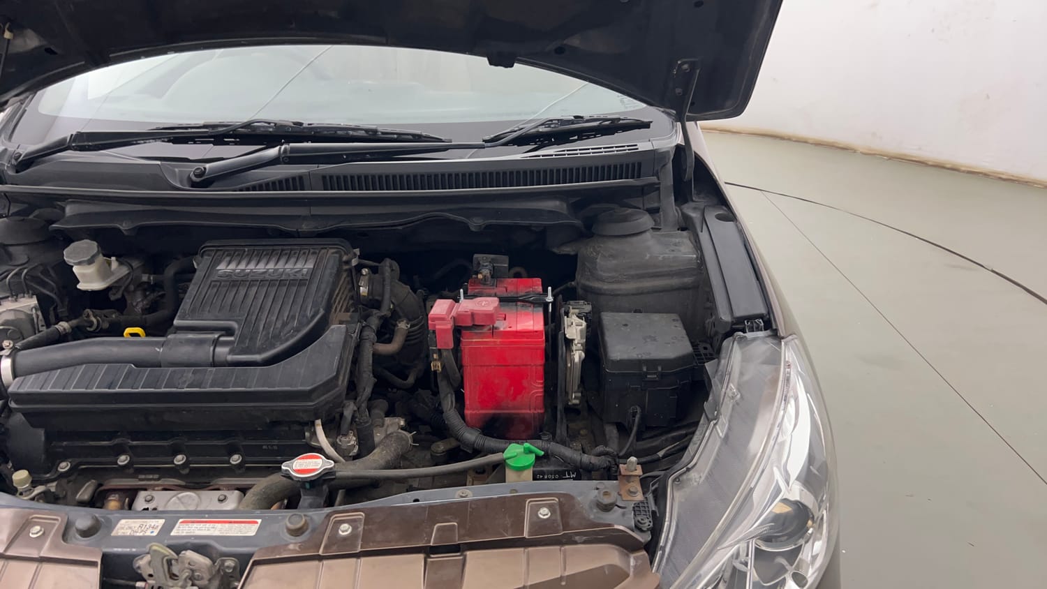 Used 2018 Maruti Suzuki Ciaz Delta 1.4 MT Petrol Manual engine ENGINE LEFT SIDE HINGE & APRON VIEW