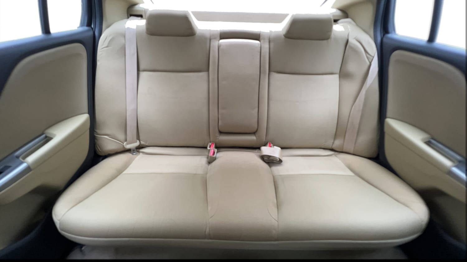 Used 2015 Honda City V Petrol Manual interior REAR SEAT CONDITION VIEW