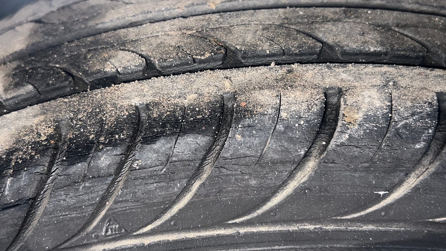 Used 2015 Hyundai Eon Magna + Petrol Manual tyres LEFT REAR TYRE TREAD VIEW