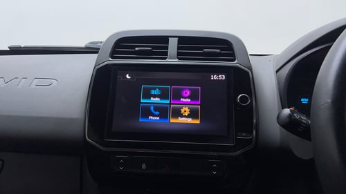 Used 2020 Renault Kwid RXT 1.0 Opt Petrol Manual top_features Touch screen infotainment system