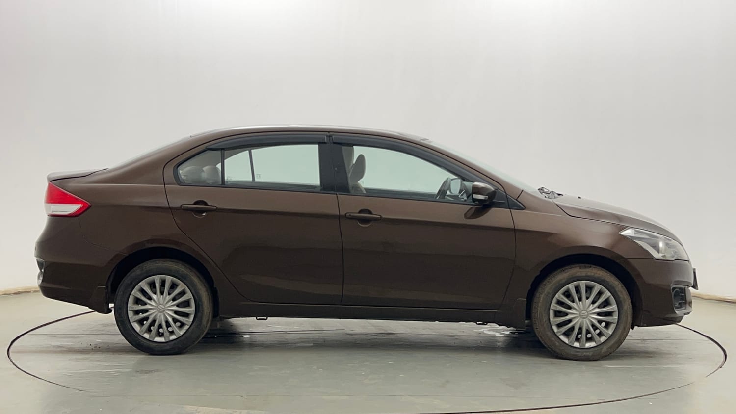 Used 2018 Maruti Suzuki Ciaz Delta 1.4 MT Petrol Manual exterior RIGHT SIDE VIEW