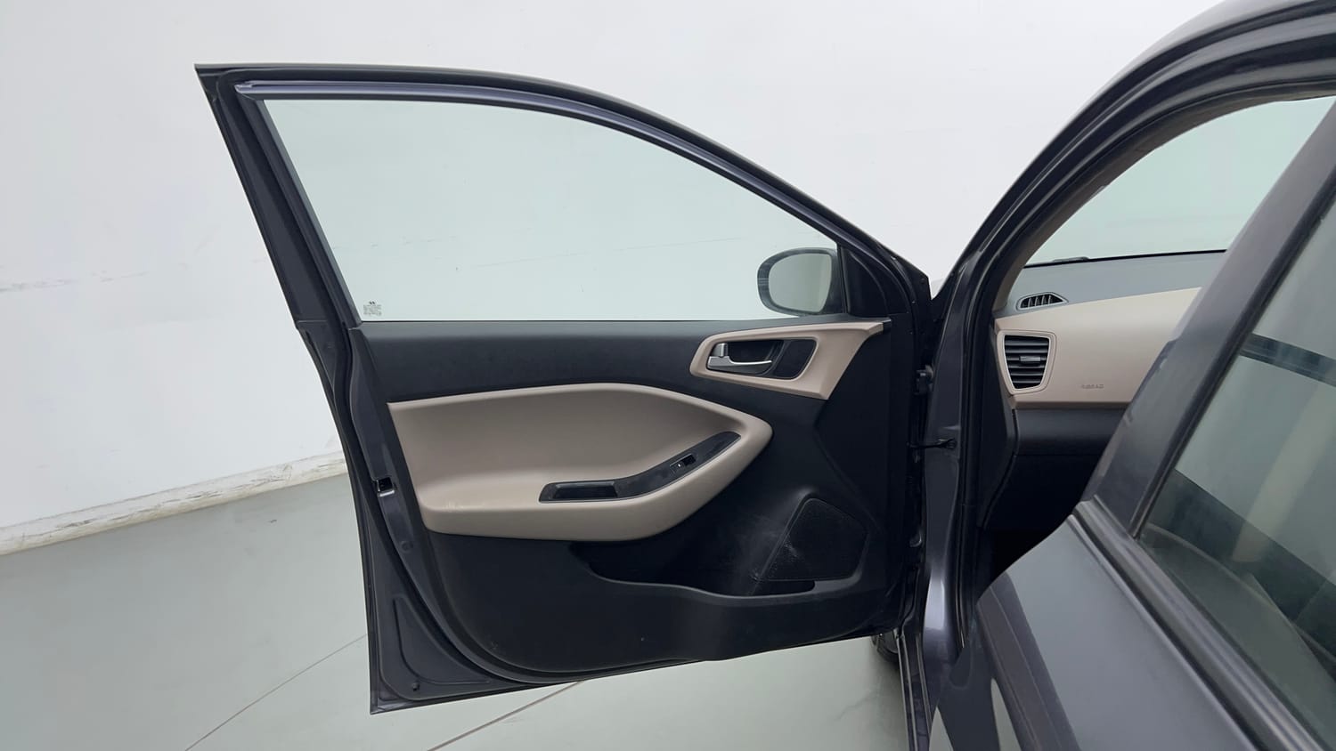 Used 2018 Hyundai Elite i20 Magna Executive 1.2 Petrol Manual interior LEFT FRONT DOOR OPEN VIEW