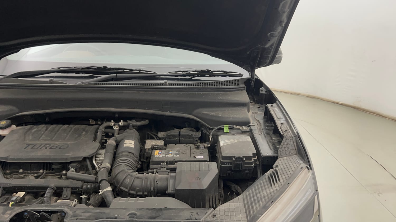 Used 2023 Hyundai Alcazar Platinum 7 STR 1.5 Turbo Petrol Petrol Manual engine ENGINE LEFT SIDE HINGE & APRON VIEW