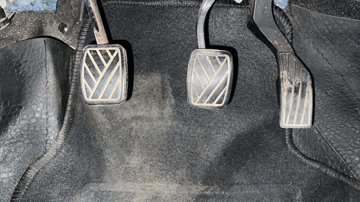 Used 2022 maruti-suzuki Vitara Brezza VXi Petrol Manual interior PEDALS VIEW