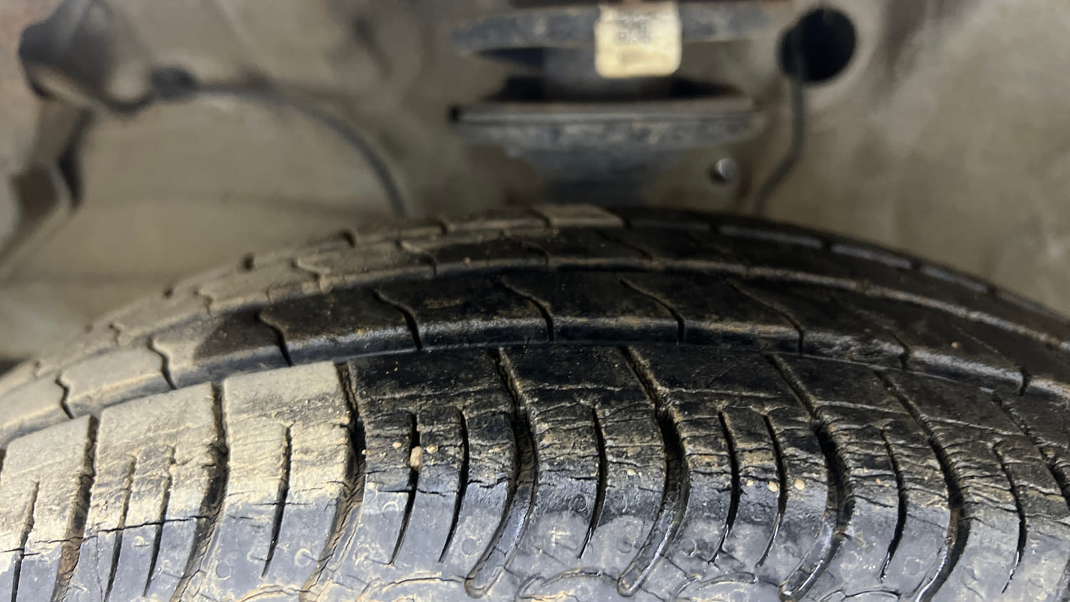 Used 2020 Maruti Suzuki S-Presso VXi Plus AMT Petrol Automatic tyres LEFT FRONT TYRE TREAD VIEW