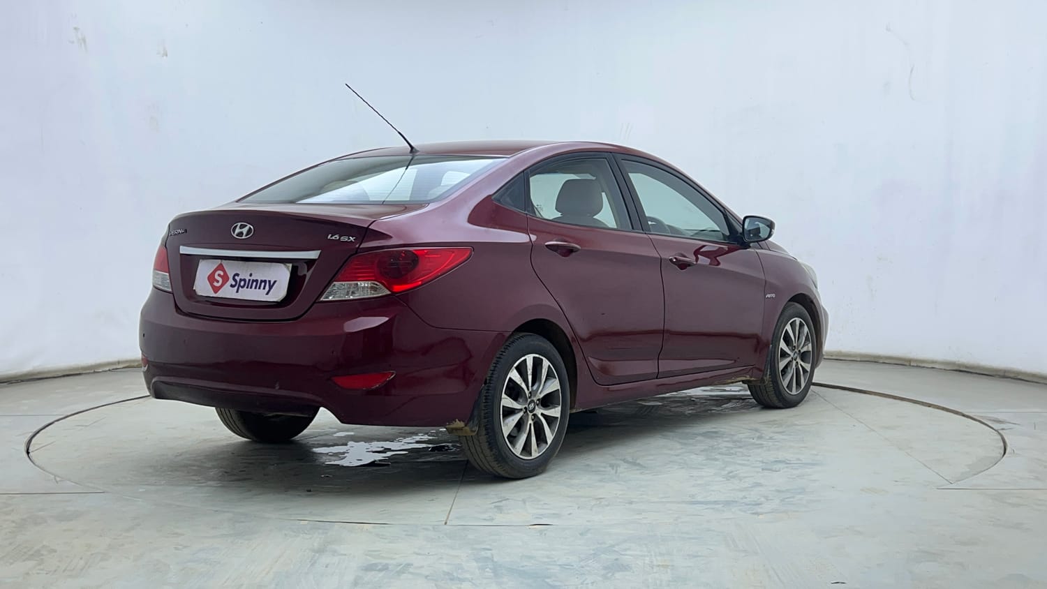 Used 2014 Hyundai Verna Fluidic 1.6 VTVT SX AT Petrol Automatic exterior RIGHT REAR CORNER VIEW