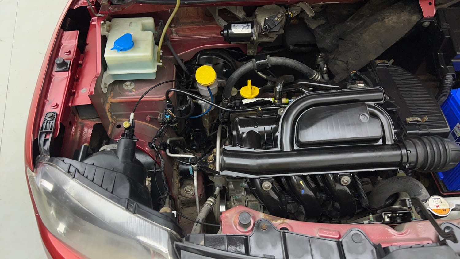 Used 2016 Renault Kwid RXT Petrol Manual engine ENGINE RIGHT SIDE VIEW