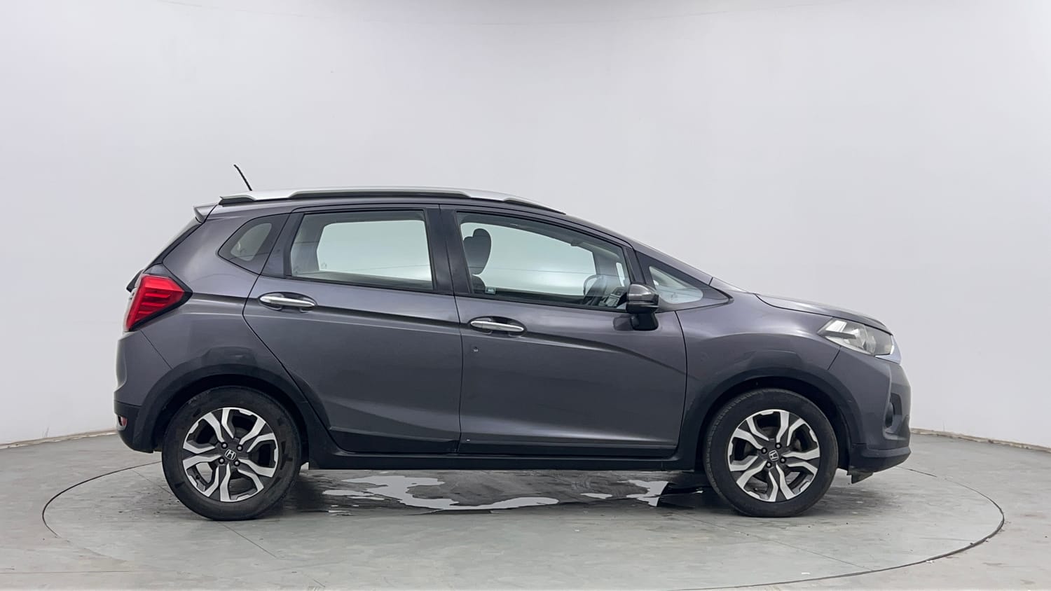 Used 2017 Honda WR-V VX MT Petrol Petrol Manual exterior RIGHT SIDE VIEW