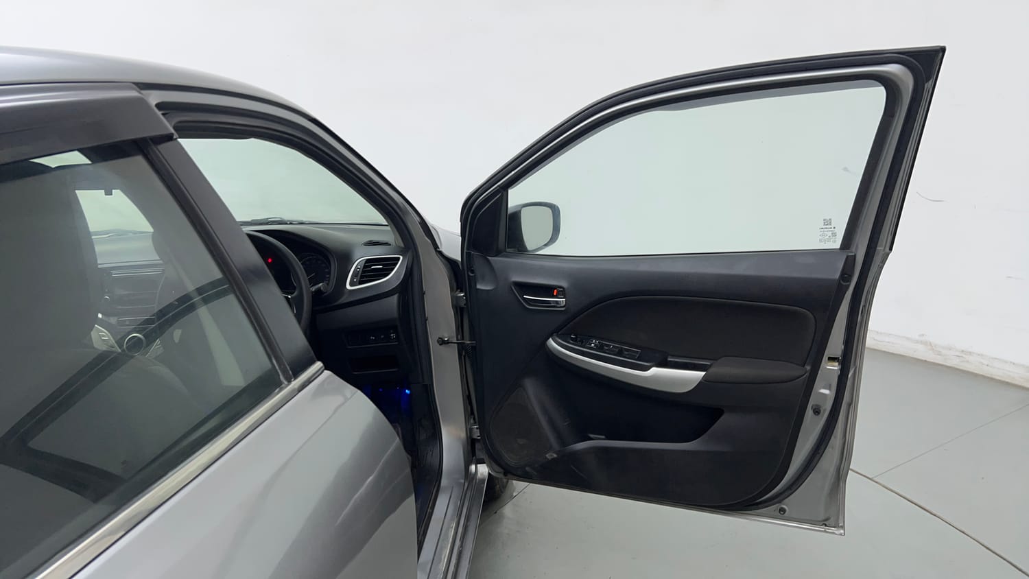 Used 2018 Maruti Suzuki Baleno Delta 1.2 Petrol Manual interior RIGHT FRONT DOOR OPEN VIEW
