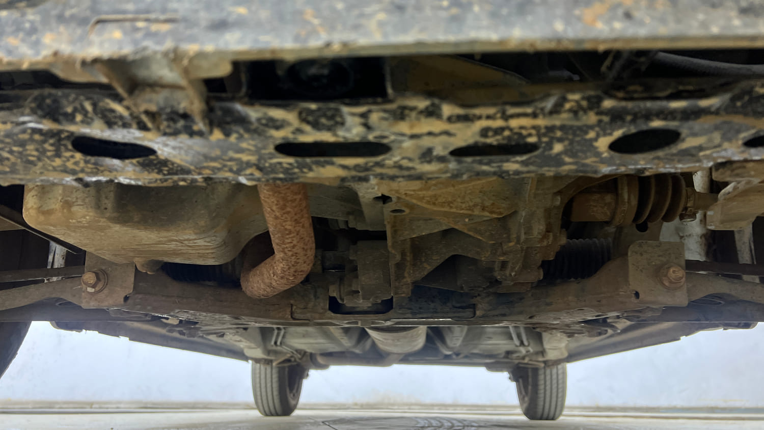 Used 2020 Maruti Suzuki S-Presso VXi Plus AMT Petrol Automatic extra FRONT LEFT UNDERBODY VIEW