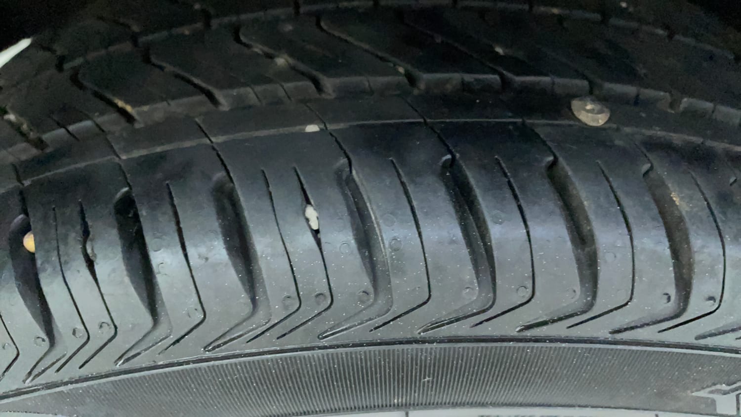 Used 2018 Maruti Suzuki Baleno Zeta 1.2 Petrol Manual tyres RIGHT REAR TYRE TREAD VIEW