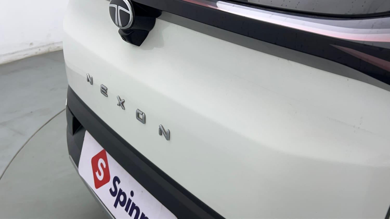 Used 2024 tata Nexon Fearless S 1.2 Revotron Petrol 7DCA Dual Tone Petrol Automatic dents MINOR DENT