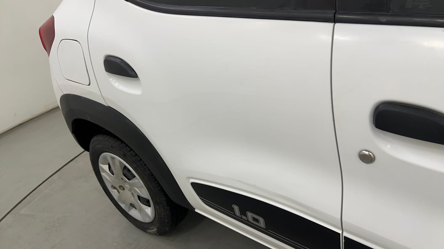 Used 2024 Renault Kwid RXT 1.0 Petrol Manual dents MINOR SCRATCH