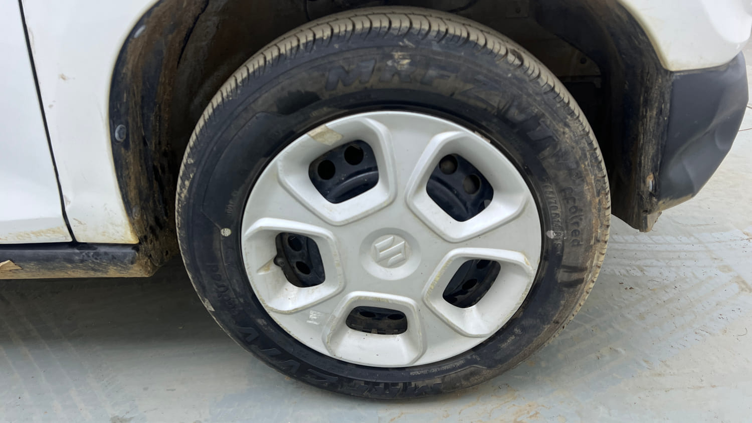 Used 2020 Maruti Suzuki S-Presso VXi Plus AMT Petrol Automatic tyres RIGHT FRONT TYRE RIM VIEW