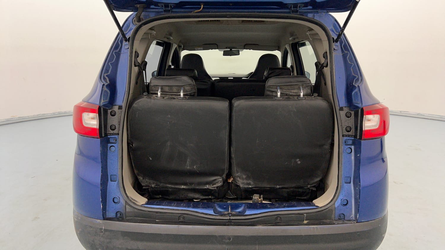 Used 2019 Renault Triber RXZ Petrol Manual interior DICKY INSIDE VIEW