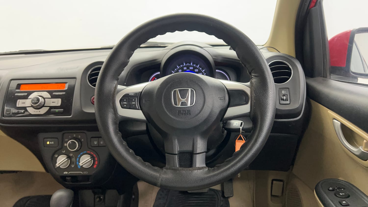Used 2015 Honda Brio VX AT Petrol Automatic interior STEERING VIEW