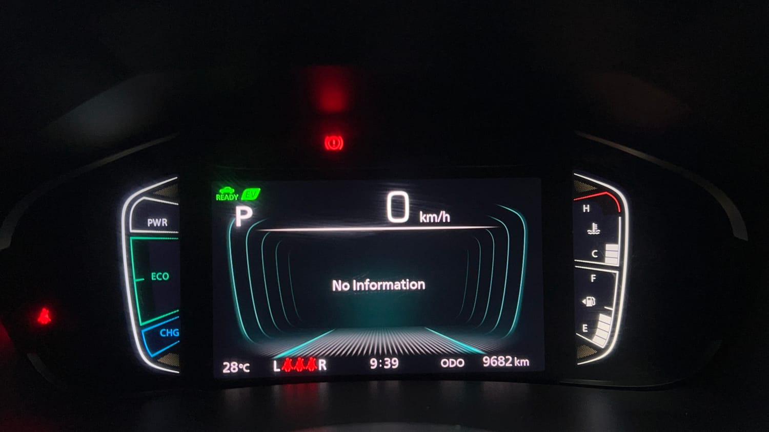 Used 2025 Toyota Urban Cruiser Hyryder V Hybrid Hybrid Automatic interior CLUSTERMETER VIEW