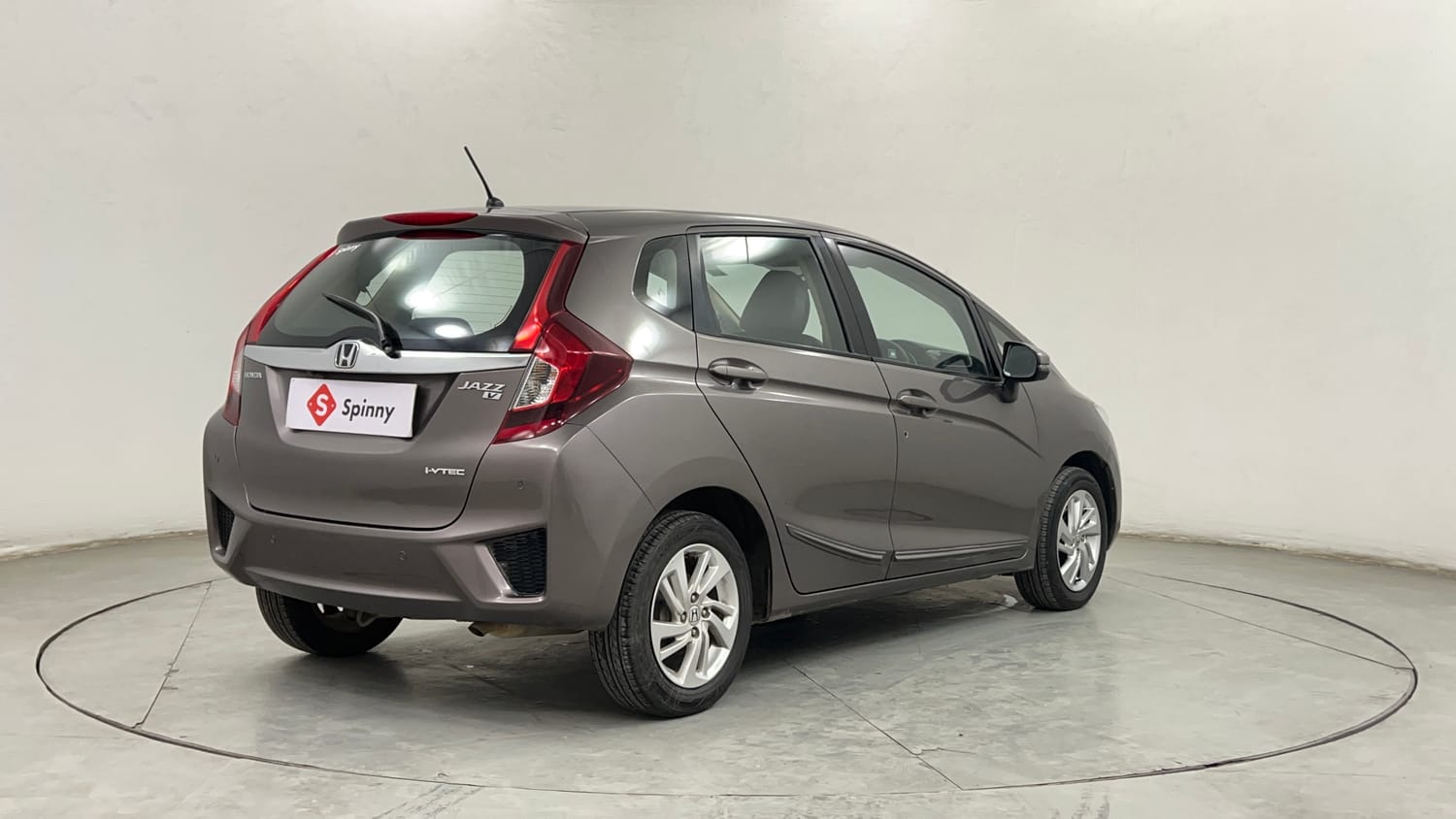 Used 2017 Honda Jazz V Petrol Petrol Manual exterior RIGHT REAR CORNER VIEW