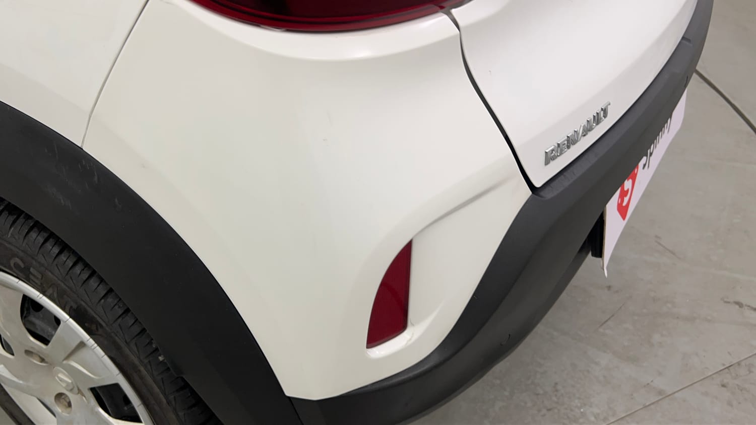 Used 2024 Renault Kwid RXT 1.0 Petrol Manual dents MINOR SCRATCH