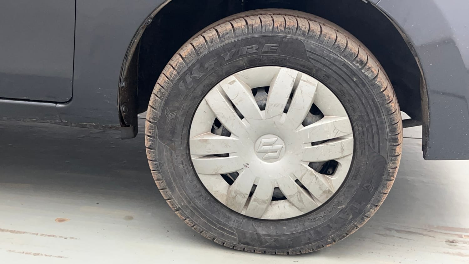Used 2019 Maruti Suzuki Alto 800 VXi (O) Petrol Manual tyres RIGHT FRONT TYRE RIM VIEW
