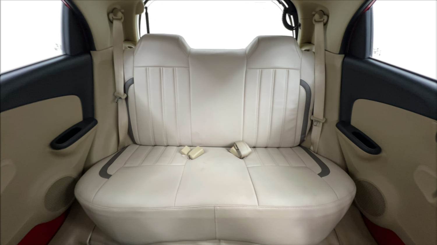 Used 2015 Honda Brio VX AT Petrol Automatic interior REAR SEAT CONDITION VIEW