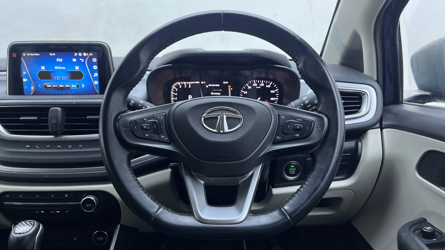 Used 2022 Tata Altroz XZA Petrol Petrol Automatic interior STEERING VIEW