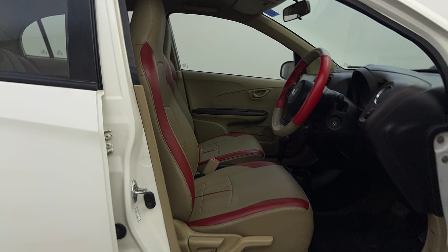 Used 2013 Honda Amaze 1.2 S AT i-VTEC Petrol Automatic interior RIGHT SIDE FRONT DOOR CABIN VIEW
