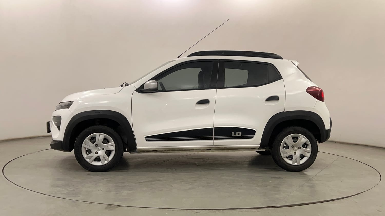 Used 2024 Renault Kwid RXT 1.0 Petrol Manual exterior LEFT SIDE VIEW