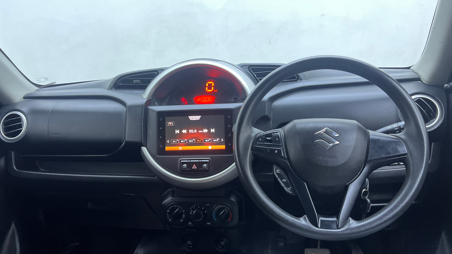 Used 2020 Maruti Suzuki S-Presso VXi Plus AMT Petrol Automatic interior DASHBOARD VIEW