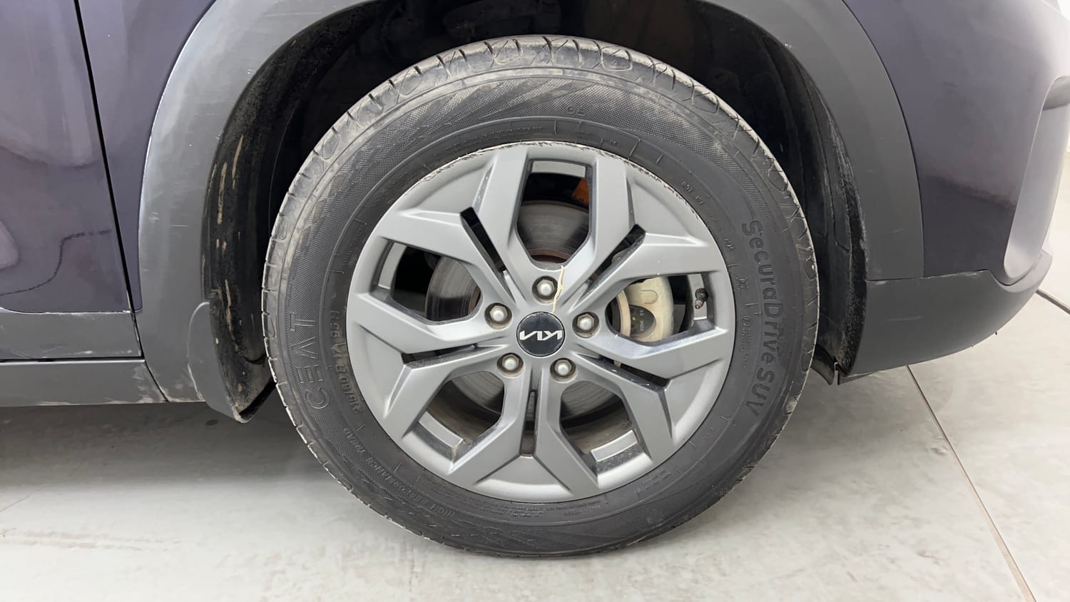 Used 2023 Kia Seltos HTX 1.5 Petrol Manual tyres RIGHT FRONT TYRE RIM VIEW